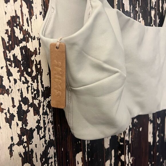 NWT Skims faux leather bralette in Shell. Size 4X - Picture 3 of 6